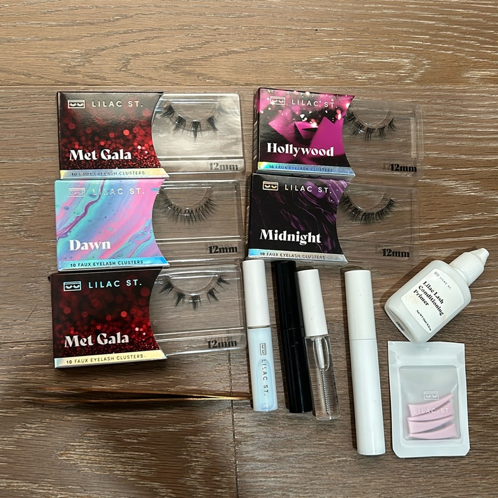 Bundle Lilac st. Bought and put on one pair of lashes with black pro.
